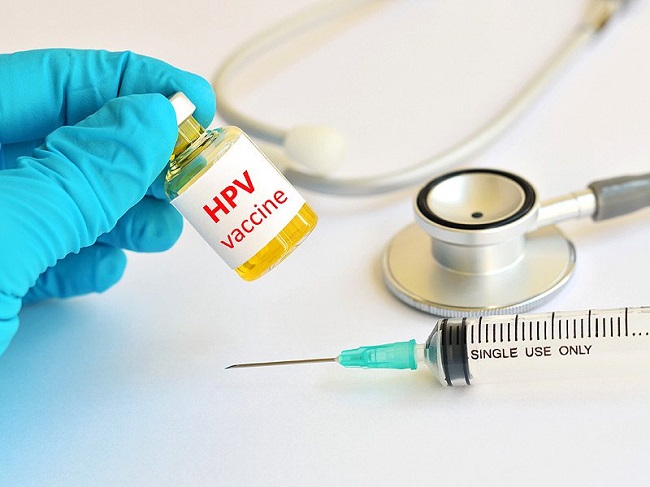 Đang bị viêm lộ tuyến có tiêm HPV được không?